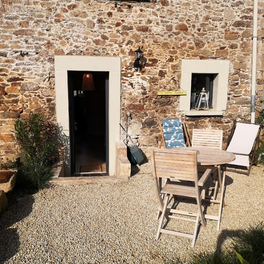 Au Gray Du Temps Suspendu Bed & Breakfast Pleslin-Trigavou Exterior foto