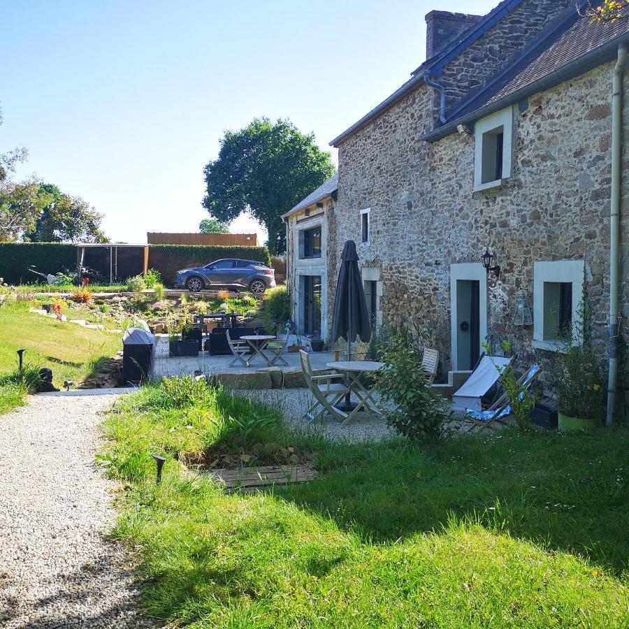 Au Gray Du Temps Suspendu Bed & Breakfast Pleslin-Trigavou Exterior foto